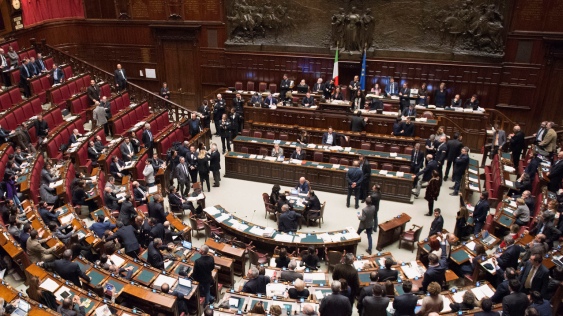 news deputies applaud the technical team at montecitorio